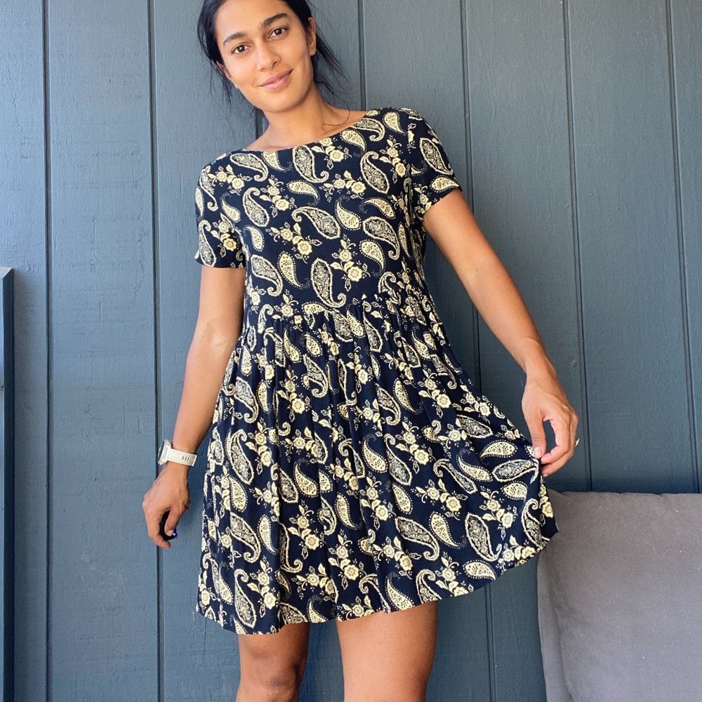 Black and Tan Paisley T-Shirt Dress